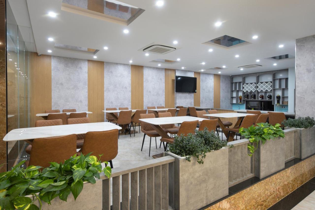 Hummer Hotel & Apartment Da Nang Beach エクステリア 写真